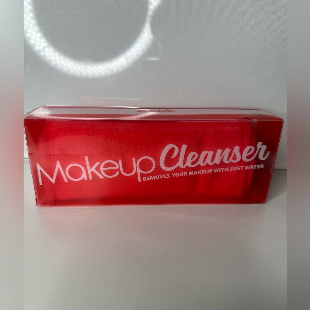 Makeup Cleanser. Removes Your Makeup Just Water